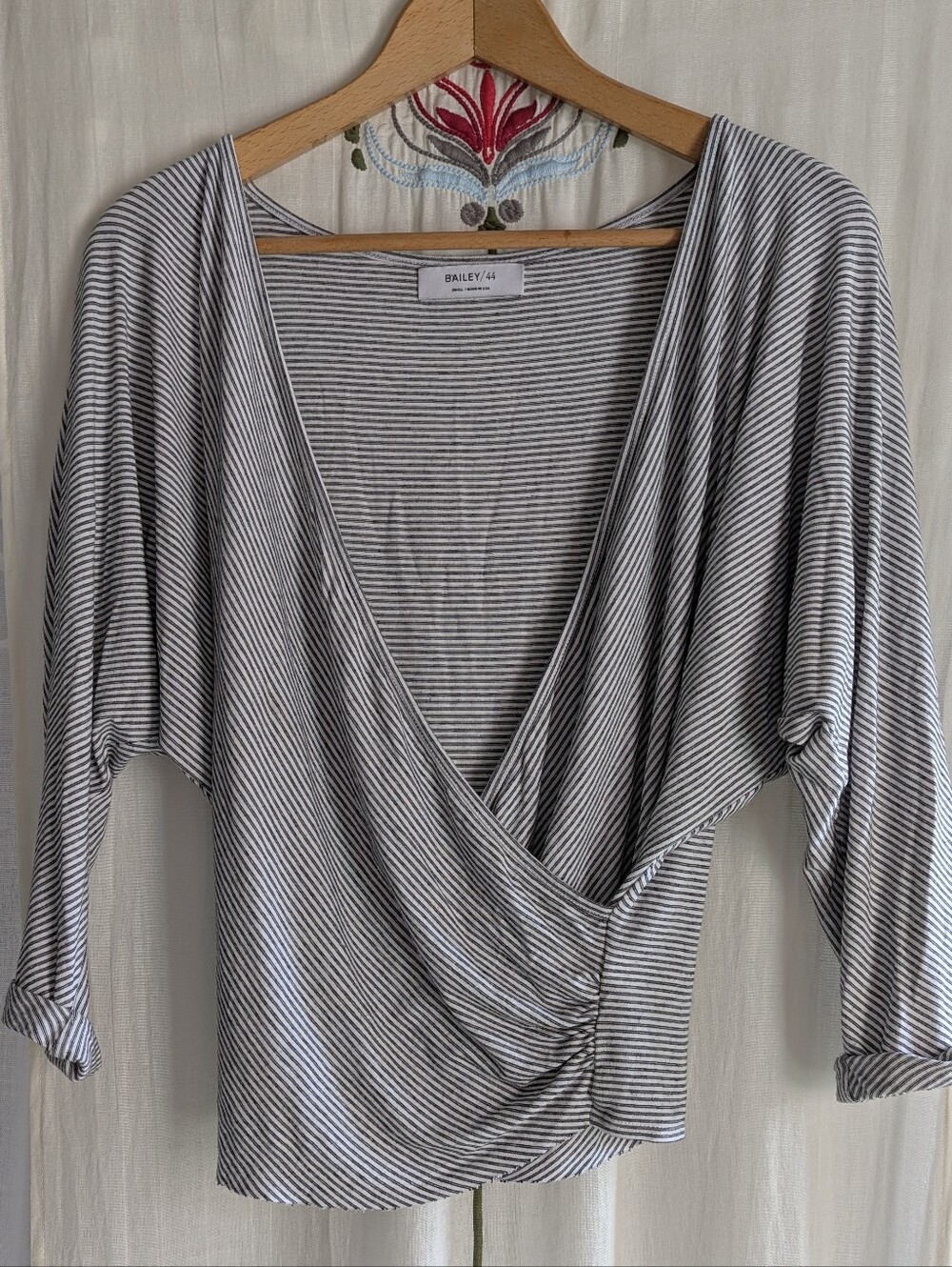 Bailey / 44 Cute White & Black Stripe Wrap Top 3/4 Sleeve Made In USA - Picture 3 of 11